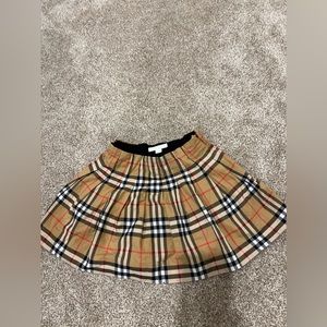 Burberry skirt sz 6